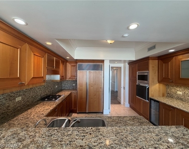 2777 Paradise Road - Photo Thumbnail 7