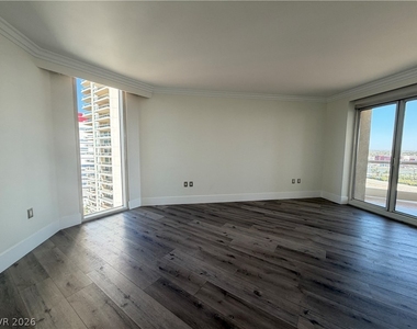 2777 Paradise Road - Photo Thumbnail 13