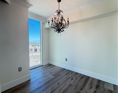 2777 Paradise Road - Photo Thumbnail 8