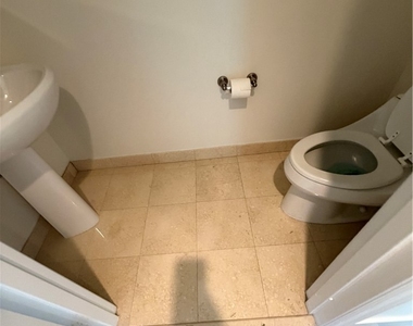 2777 Paradise Road - Photo Thumbnail 5
