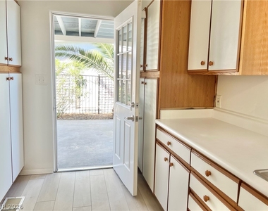 2300 Santa Clara Drive - Photo Thumbnail 7