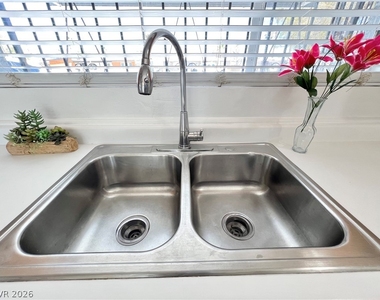 2300 Santa Clara Drive - Photo Thumbnail 12