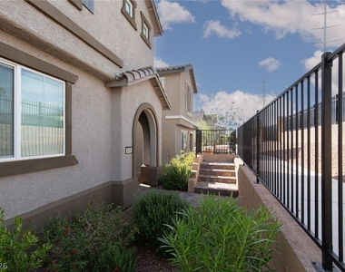 8045 Skye Foxx Street - Photo Thumbnail 4