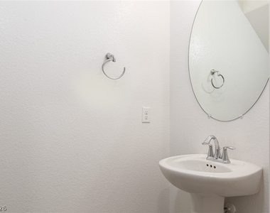 8045 Skye Foxx Street - Photo Thumbnail 14