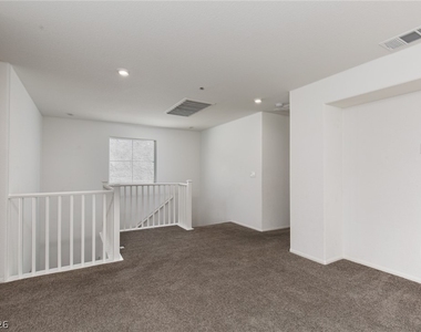 8045 Skye Foxx Street - Photo Thumbnail 16