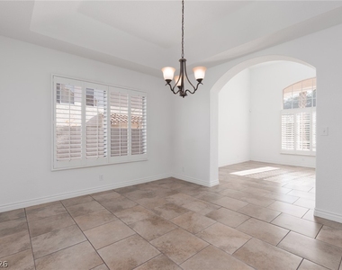 7845 Meadow Creek Street - Photo Thumbnail 9