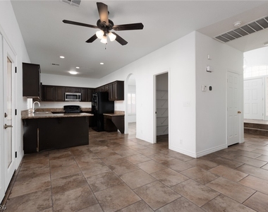 7845 Meadow Creek Street - Photo Thumbnail 12