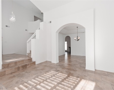 7845 Meadow Creek Street - Photo Thumbnail 6
