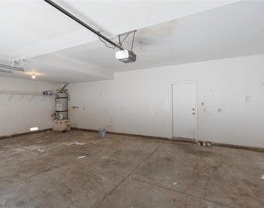 7845 Meadow Creek Street - Photo Thumbnail 28