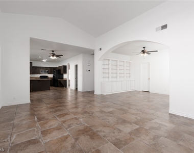 7845 Meadow Creek Street - Photo Thumbnail 15
