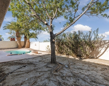 7845 Meadow Creek Street - Photo Thumbnail 31