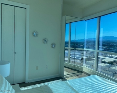 4575 Dean Martin Drive - Photo Thumbnail 20