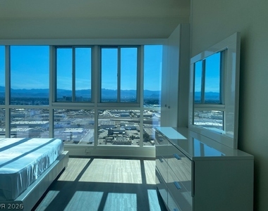 4575 Dean Martin Drive - Photo Thumbnail 24