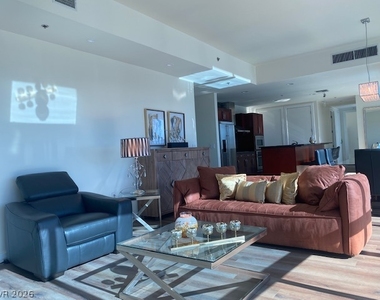 4575 Dean Martin Drive - Photo Thumbnail 12