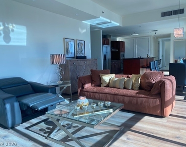 4575 Dean Martin Drive - Photo Thumbnail 11