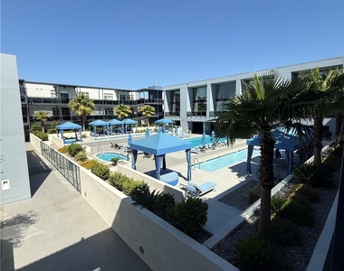8925 W Flamingo Road - Photo Thumbnail 2