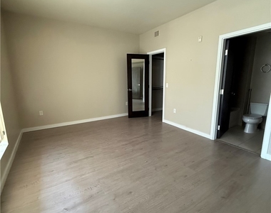 8925 W Flamingo Road - Photo Thumbnail 10