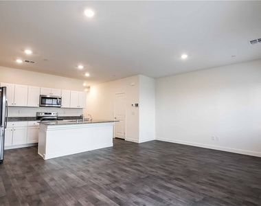12749 Epperly Street - Photo Thumbnail 5