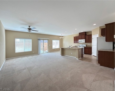 12 Jasmine Point Street - Photo Thumbnail 5