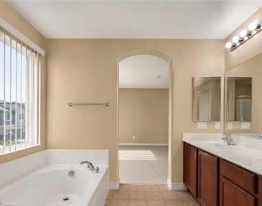 12 Jasmine Point Street - Photo Thumbnail 25