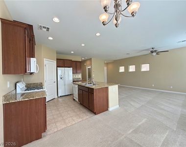 12 Jasmine Point Street - Photo Thumbnail 7