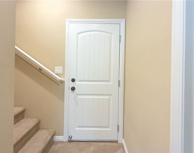 12 Jasmine Point Street - Photo Thumbnail 23