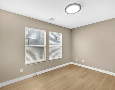 6117 Brenneman Street - Photo Thumbnail 13