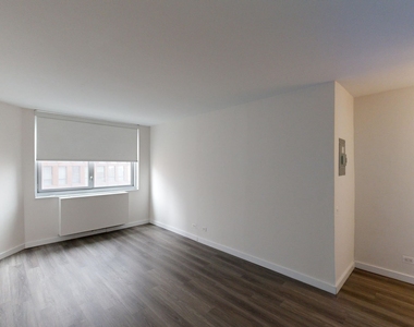 401 E 34th St - Photo Thumbnail 3