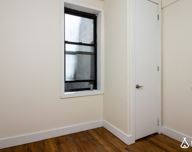 711 St Marks Ave - Photo Thumbnail 2