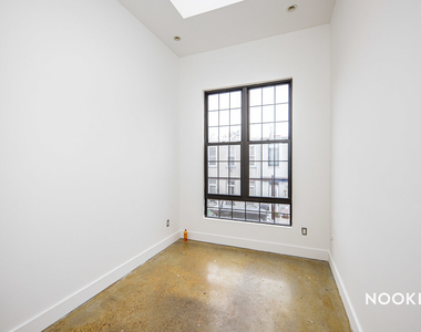 753 Lexington Ave  - Photo Thumbnail 3