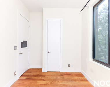 277 Menahan St  - Photo Thumbnail 14