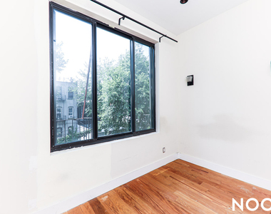 277 Menahan St  - Photo Thumbnail 12