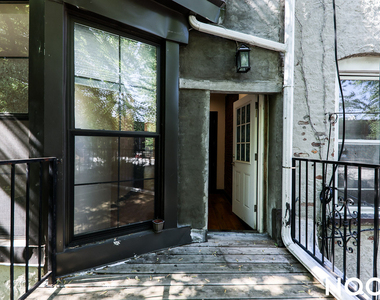 758 Putnam Ave - Photo Thumbnail 8