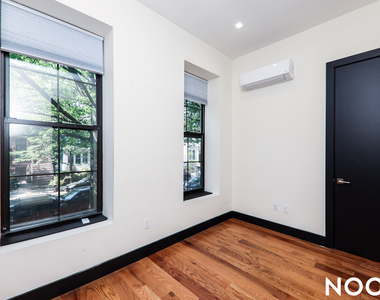 758 Putnam Ave - Photo Thumbnail 19