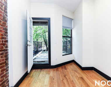 758 Putnam Ave - Photo Thumbnail 2