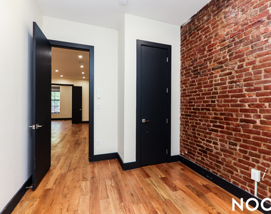 758 Putnam Ave - Photo Thumbnail 5