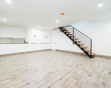 1183 Gates Ave - Photo Thumbnail 5