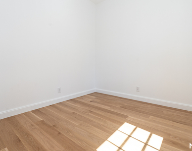 166 Eckford St - Photo Thumbnail 14