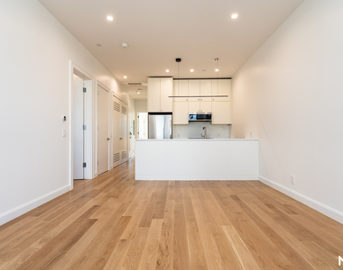 166 Eckford St - Photo Thumbnail 7