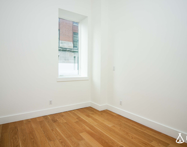 783 Knickerbocker Ave - Photo Thumbnail 2