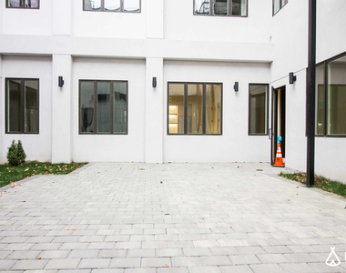 783 Knickerbocker Ave - Photo Thumbnail 4