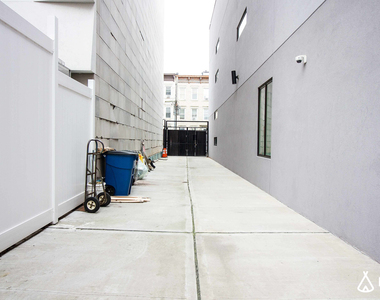 783 Knickerbocker Ave - Photo Thumbnail 15