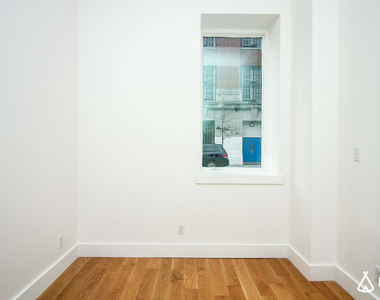 783 Knickerbocker Ave - Photo Thumbnail 7