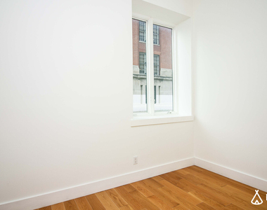 783 Knickerbocker Ave - Photo Thumbnail 6