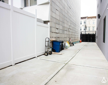 783 Knickerbocker Ave - Photo Thumbnail 18
