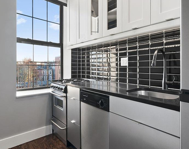 615 Gates Ave - Photo Thumbnail 6