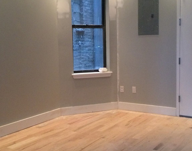 615 Gates Ave - Photo Thumbnail 3