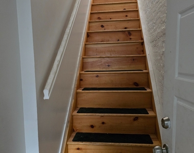 381 New Jersey Avenue - Photo Thumbnail 3