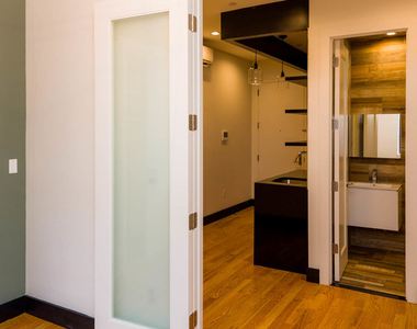 277 Irving Ave - Photo Thumbnail 6