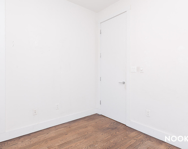 112 Manhattan Ave - Photo Thumbnail 1